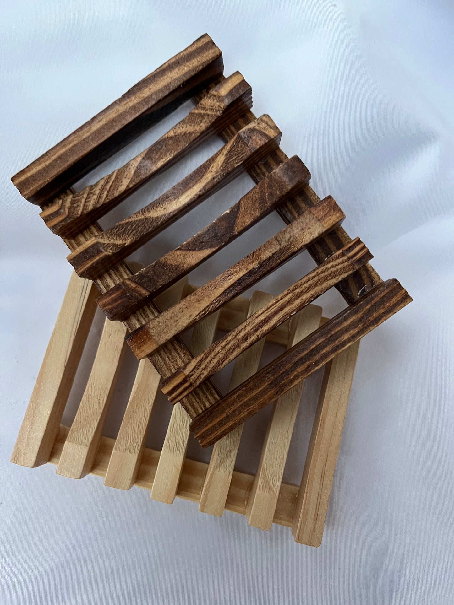 Slatted soap dish